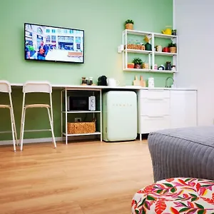 https://deluxe-milancozyflat.italymilanhotels.net